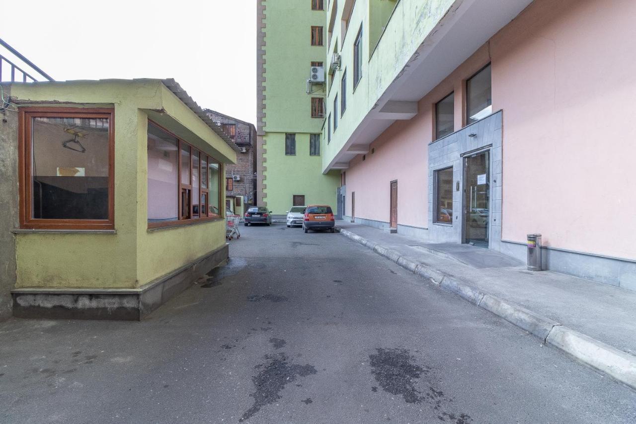 Stay Inn Apartments At Buzand 13 Street Erevan Esterno foto