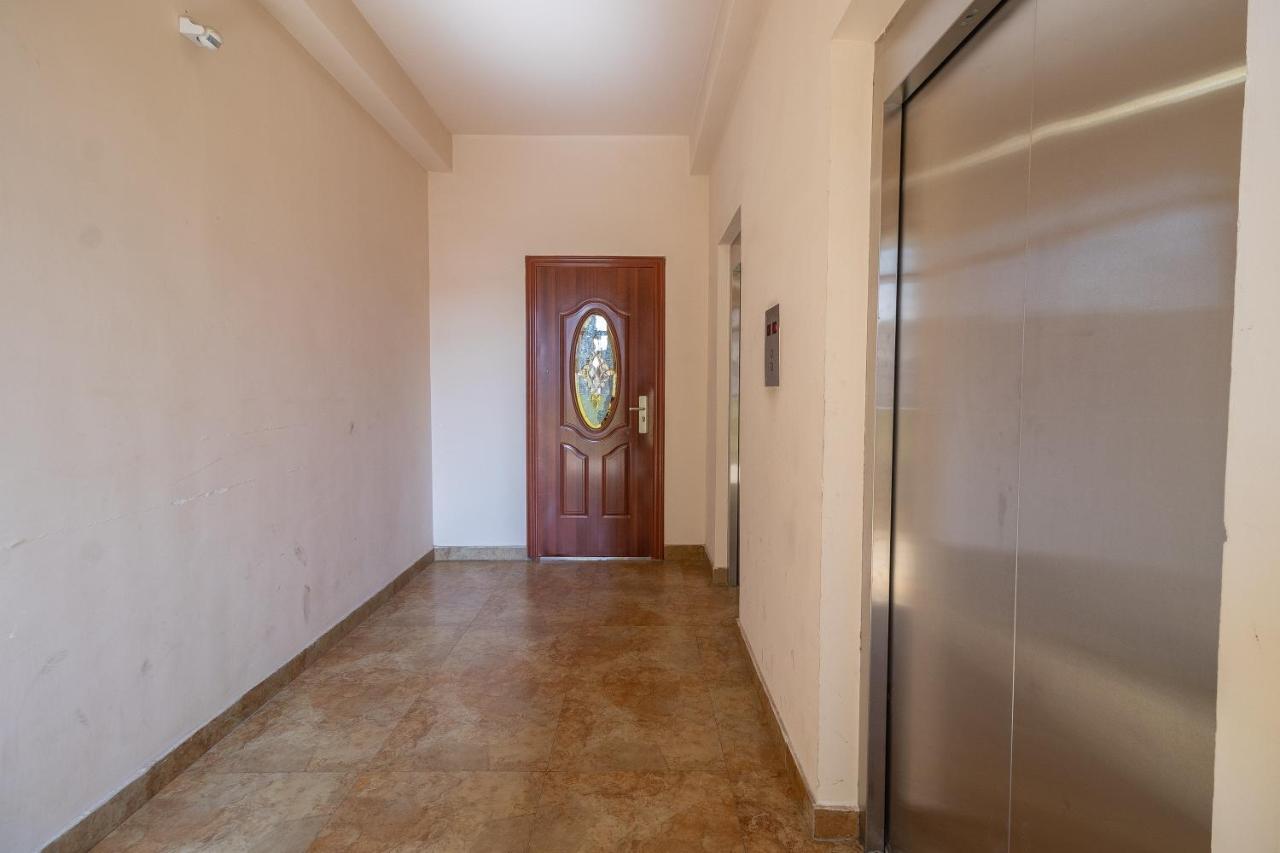 Stay Inn Apartments At Buzand 13 Street Erevan Esterno foto